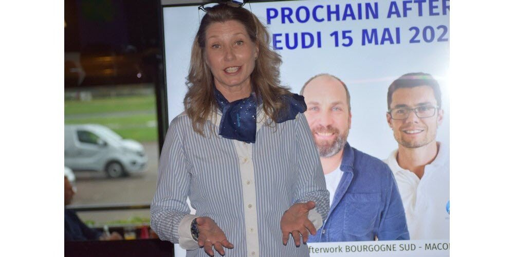 Caroline Scheil, pilote d’hélicoptère, a ouvert les présentations, en présentant Fly High, qui fait la promotion des vols en hélicoptère.