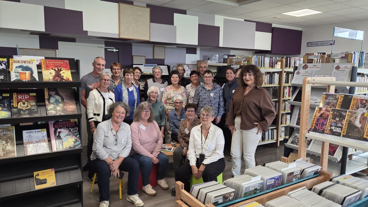 Personnel et bénévoles de la nouvelle bibliothèque de Vieillevigne (44)