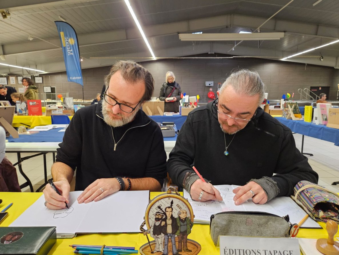 Myster B et Monsieur K. C'est ainsi que se nomment ce "couple" d'artistes créateurs de BD "Les Chroniques Anachroniques". C'est super bien fait !