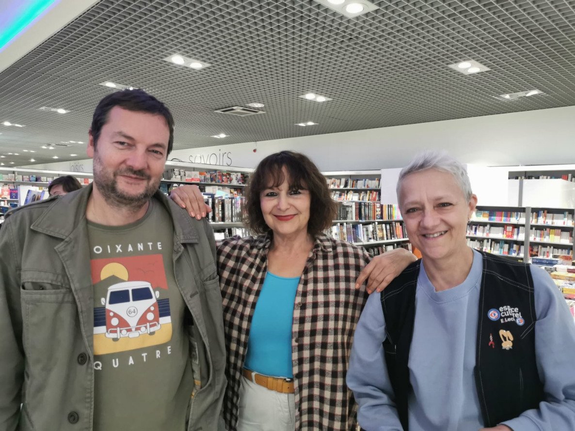 Christophe Royer et Caroline, fort sympathique libraire.