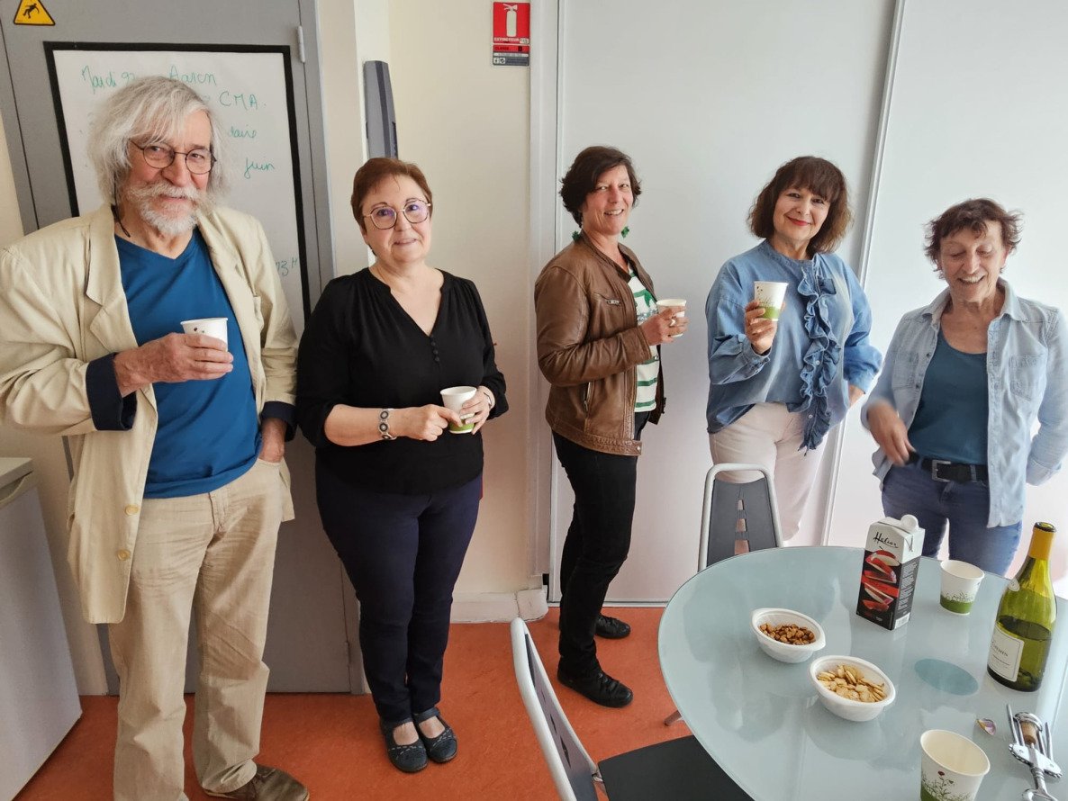 Comité d'accueil à l'apéro après la présentation de mon roman